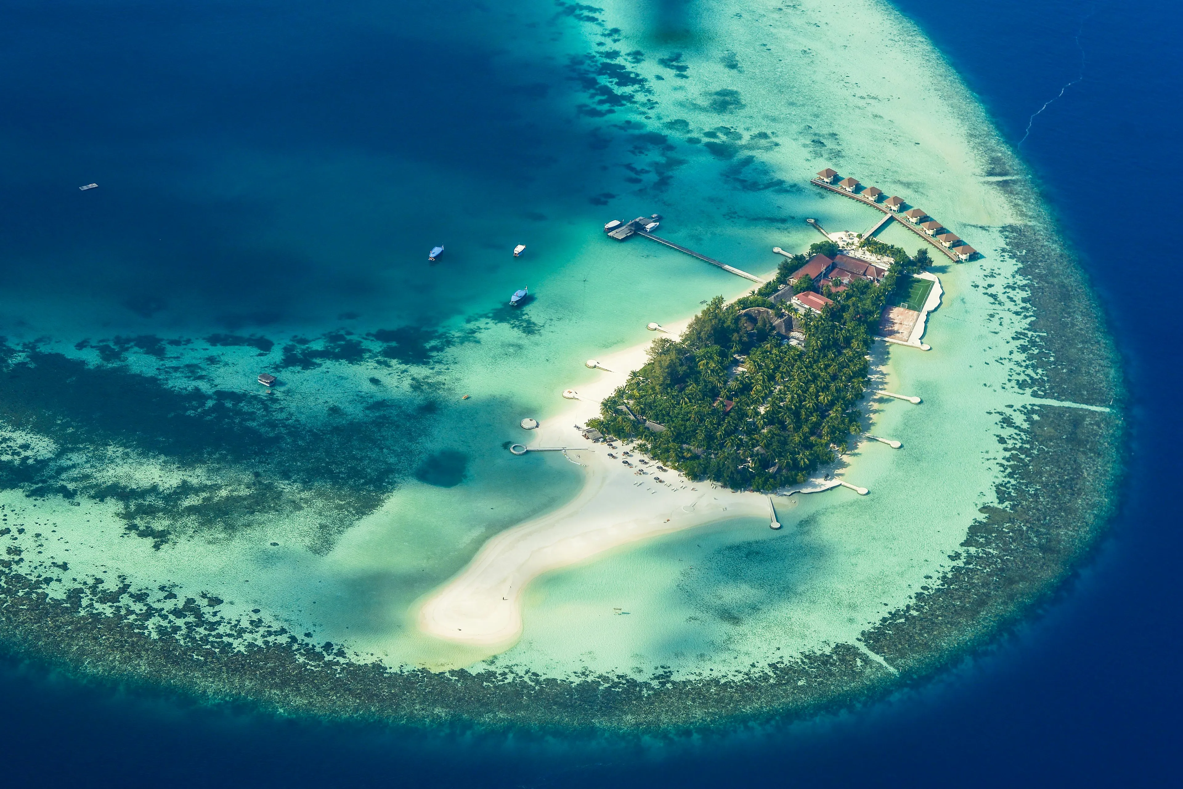 Seyşeller Anse Source d'Argent plajı granit kayalıkları, turkuaz deniz ve beyaz kum ile tropikal balayı manzarası